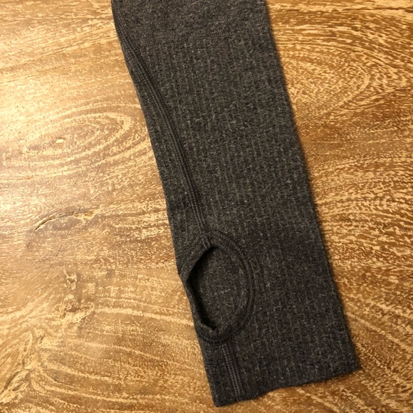 Lululemon🍋 Zipper Tech Pullover 🏃🏼♀️ - Picture 4 of 8